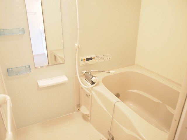 ヴィ　エレガントⅠの浴室