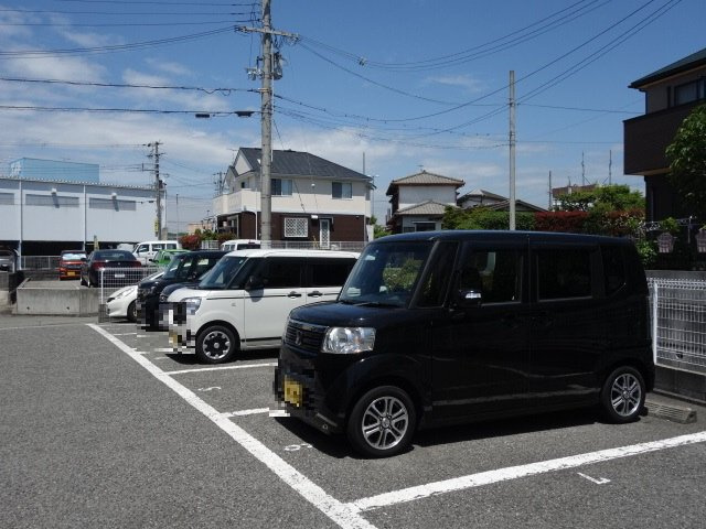 ソレアードの駐車場