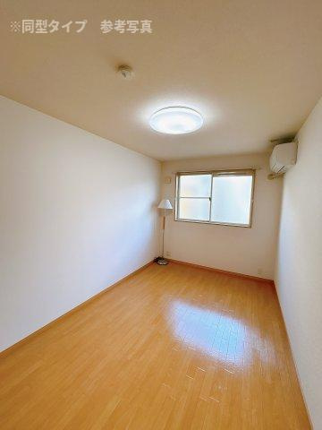 エルシティ　オリビアIIの居間・リビング