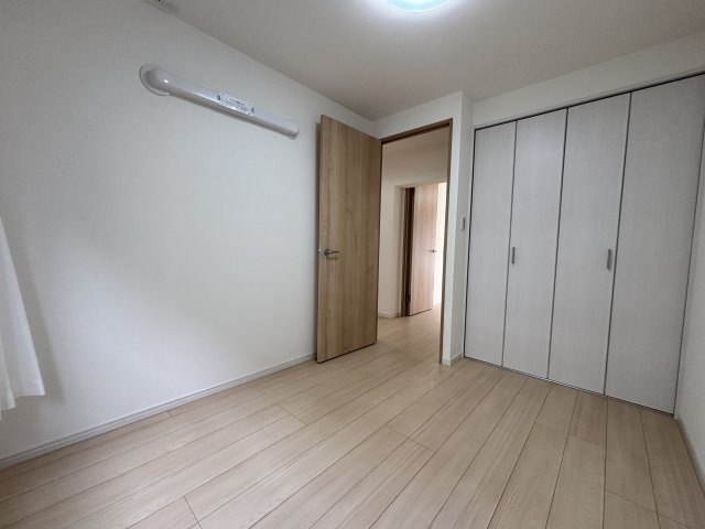 北側の洋室です