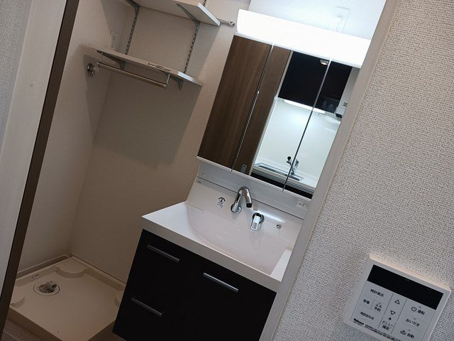 アプロディール新横浜の洗面所