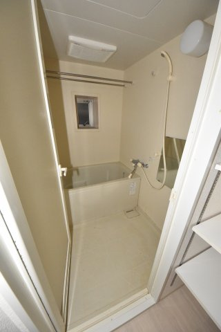 オーシャン松屋町の浴室