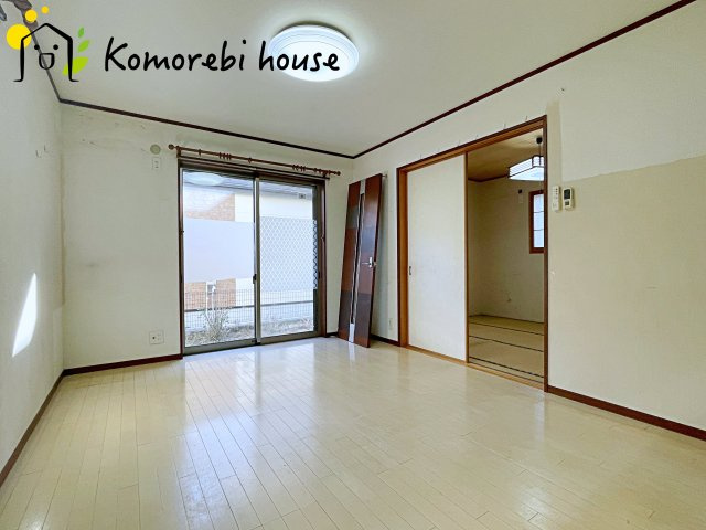 白岡市西２丁目　中古戸建の居間・リビング|11/10　撮影済み