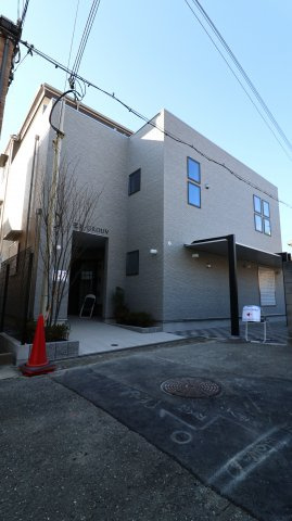 グルーブメゾン歌敷山の外観