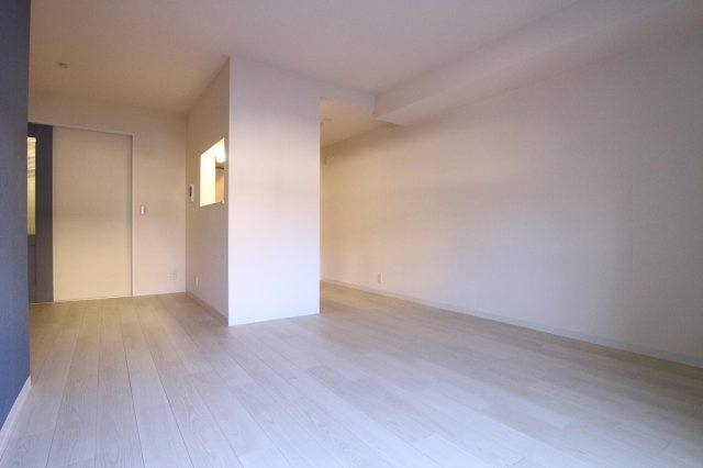 グルーブメゾン歌敷山の居間・リビング