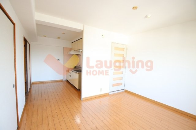 本多ハイツ長門石の居間・リビング|ゆったりとしたリビングです