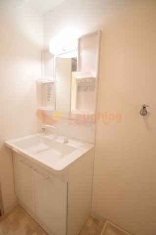 本多ハイツ長門石の洗面所|スペースが確保できる洗面所です