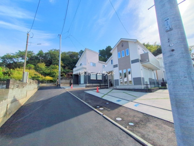 【前面道路含む現地写真】 | 東大和市芋窪1丁目/新築戸建て