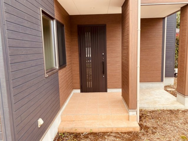 榎戸　中古戸建　2022年築の玄関