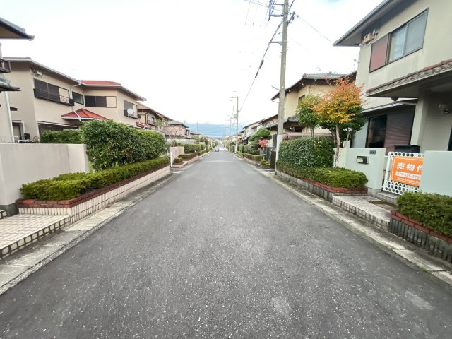若草５丁目 売土地の前面道路含む現地写真|現地写真です。