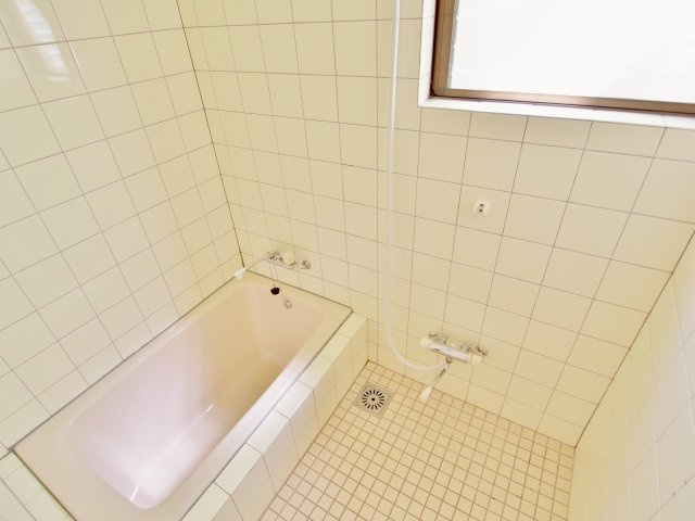 松田アパートの浴室