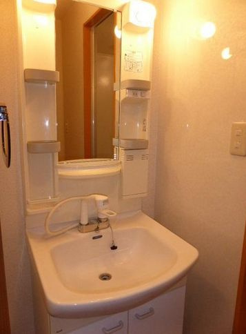 メゾン・ルミエールの独立洗面台