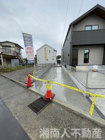 小田原市栢山の新築一戸建の駐車場|車をお持ちの方に嬉しい駐車場付きの物件です