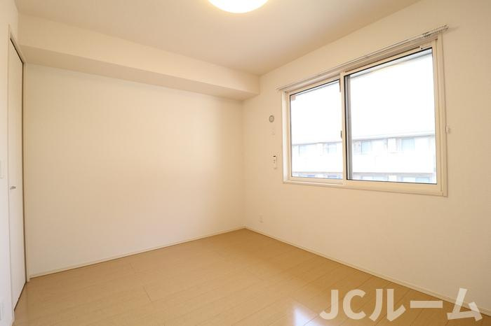 モンステラの洋室