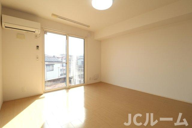 モンステラの居間・リビング