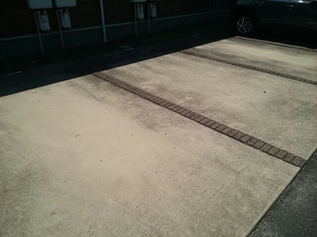 ピュア・シュメールの駐車場|駐車場があるので、車を買う予定の方も安心です