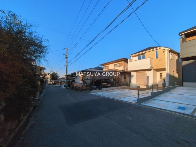 【前面道路含む現地写真】の画像