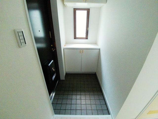 ヴィラ六甲道の玄関