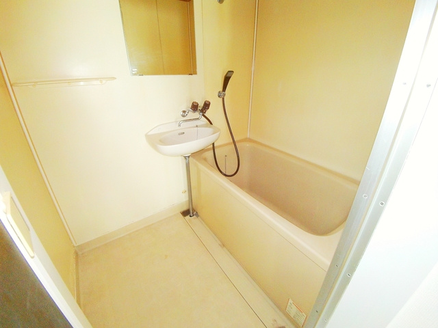 ヴィラ六甲道の浴室