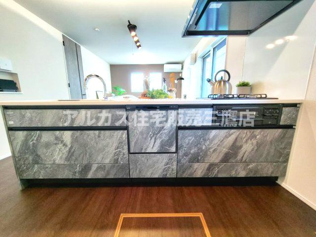 【内覧動画公開中！】三鷹市上連雀８丁目 中央線 三鷹駅 新築戸建のキッチン