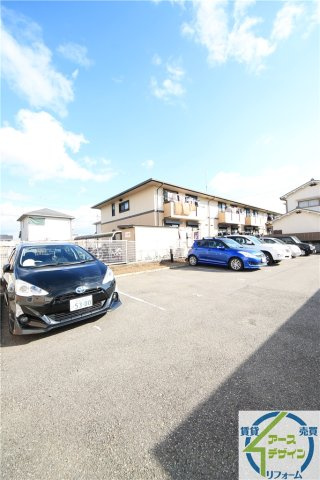 クローバーの駐車場