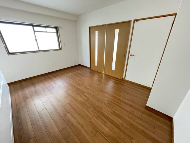 エレガント北町の居間・リビング