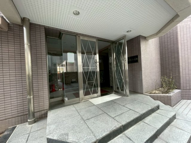 エレガント北町のエントランス