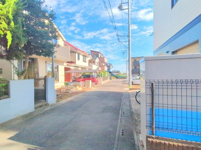 富士見市大字鶴馬の新築一戸建の前面道路含む現地写真