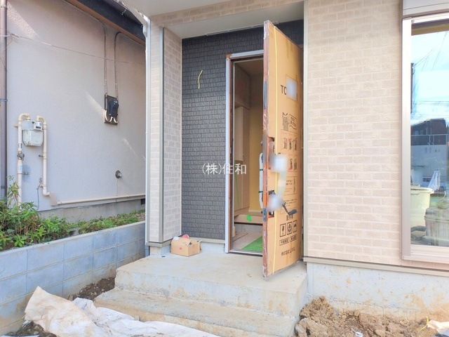富士見市大字鶴馬の新築一戸建の玄関