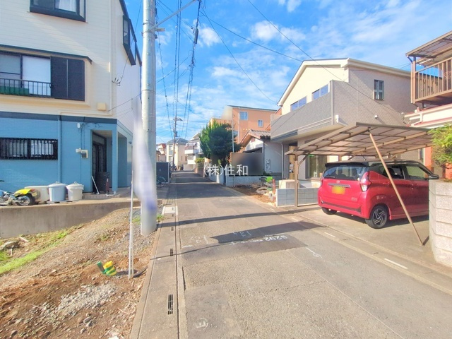富士見市大字鶴馬の新築一戸建の前面道路含む現地写真