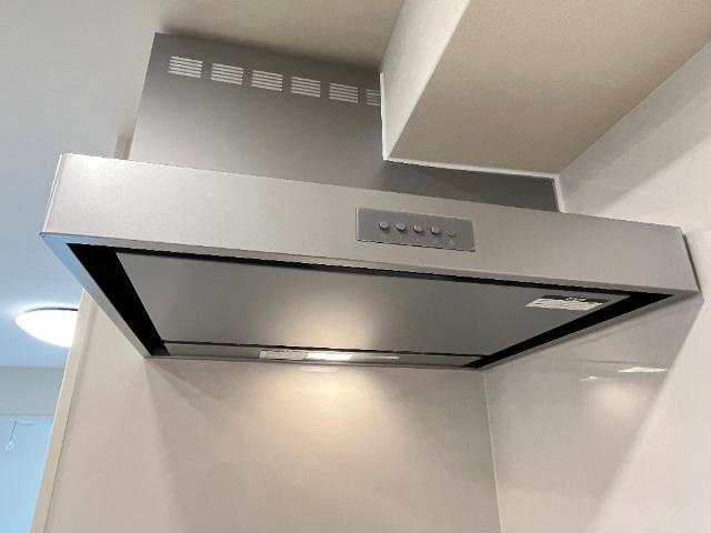 寝屋川市堀溝１丁目のアパートのキッチン|レンジフード