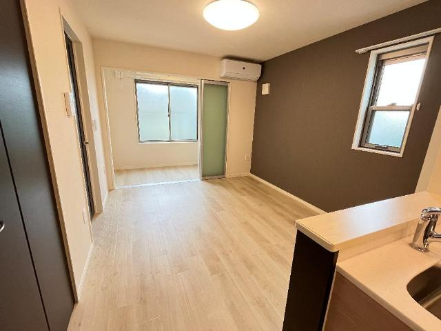 寝屋川市堀溝１丁目のアパートの居間・リビング|リビング