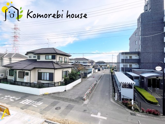 上尾市大字上尾下　4期　新築一戸建て　ハートフルタウン　Bの展望|高い建物に囲まれないため、バルコニーからの眺望は開放的。朝日や夕焼けの美しさを日々感じられる、心が落ち着く景色が広がります。															