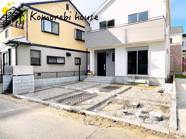 上尾市大字上尾下　4期　新築一戸建て　ハートフルタウン　Bの駐車場|並列2台駐車が可能なゆとりあるスペース。来客時や将来車が増えても安心の使い勝手です。															