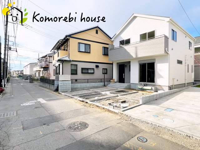 上尾市大字上尾下　4期　新築一戸建て　ハートフルタウン　Bの前面道路含む現地写真|交通量少なめの道路沿い。小さなお子さまのいるご家庭も安心して暮らせる、穏やかな住環境です。															