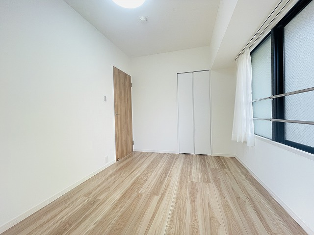 【洋室】 | ロマネスク大濠アネックス