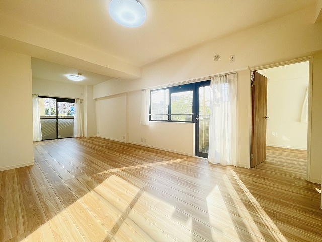 【居間・リビング】 | ロマネスク大濠アネックス