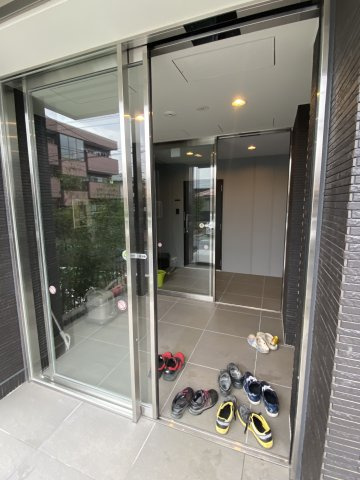 稲城市大丸の賃貸マンションのロビー