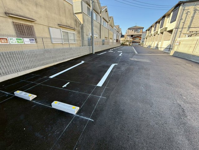 エレガンス　ハーモニーの駐車場