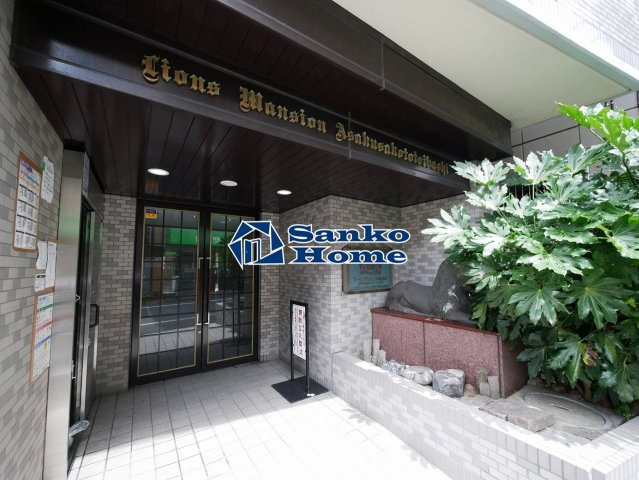ライオンズマンション浅草言問橋のエントランス