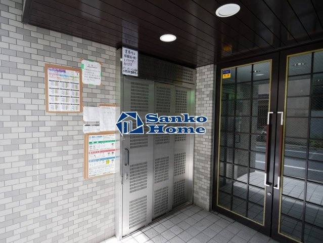 ライオンズマンション浅草言問橋のエントランス