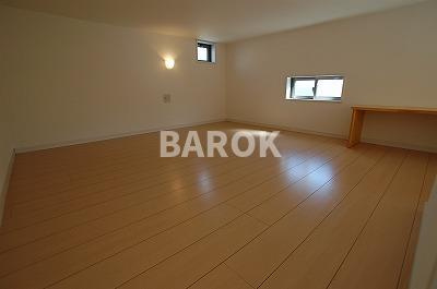 チェルカーレ大橋の内装