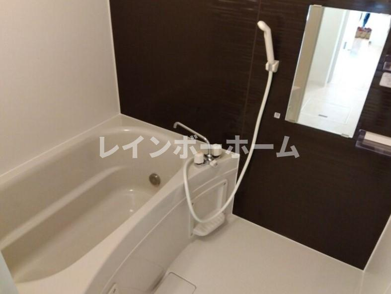 グリシーナの浴室