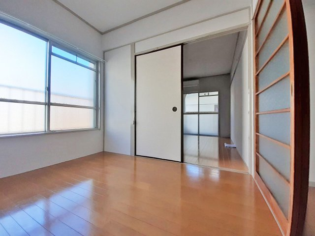 北坂戸NSビルの洋室