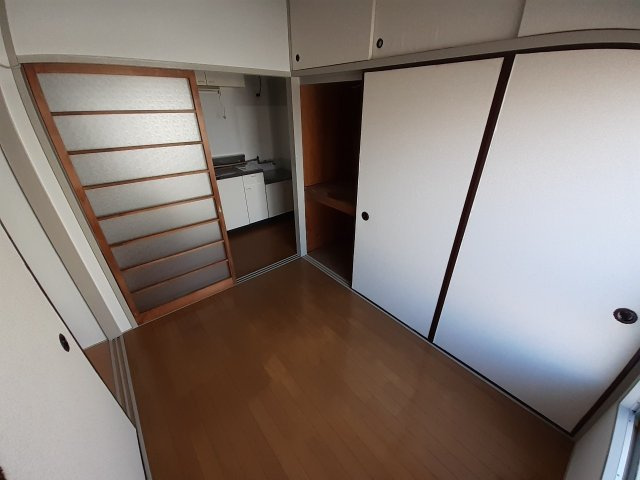 北坂戸NSビルの洋室