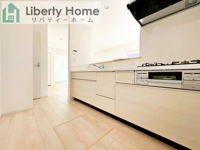 土浦市並木第15　新築戸建　5号棟の前面道路含む現地写真