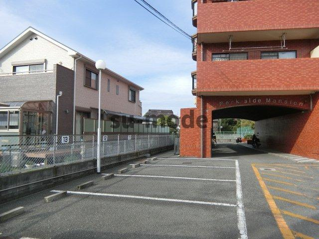 パークサイドマンションの駐車場