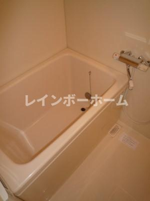 鎌ケ谷市粟野のアパートの浴室|お風呂です