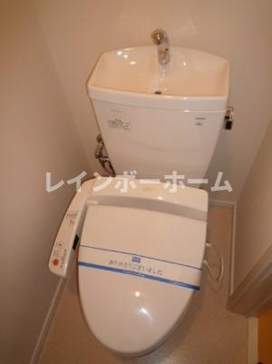 鎌ケ谷市粟野のアパートのトイレ|落ち着いた色調のトイレです