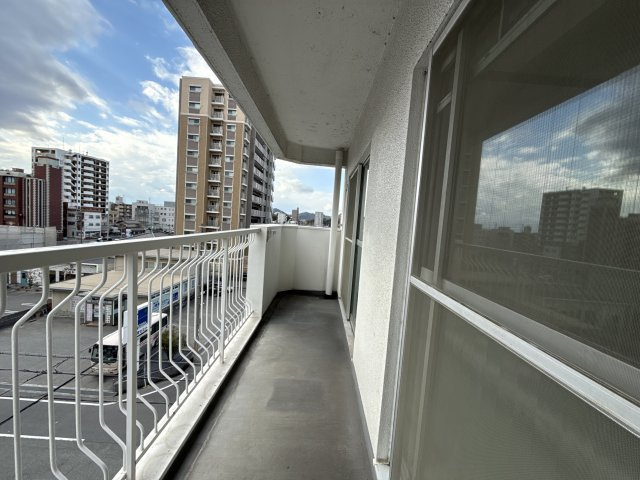 ハッピーコート駅南大路のバルコニー